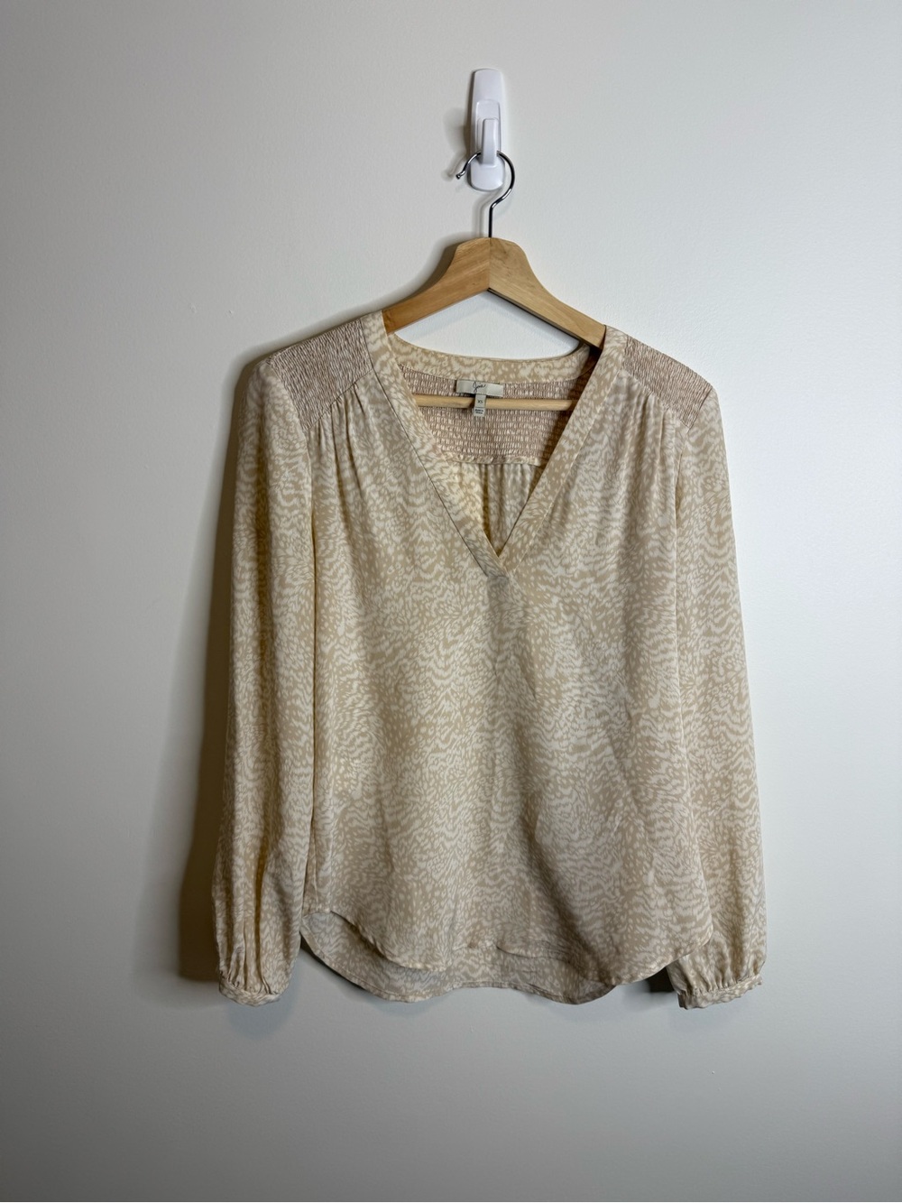 Joie Cream Patterned V-Neck Long-Sleeve Blouse silk size xs